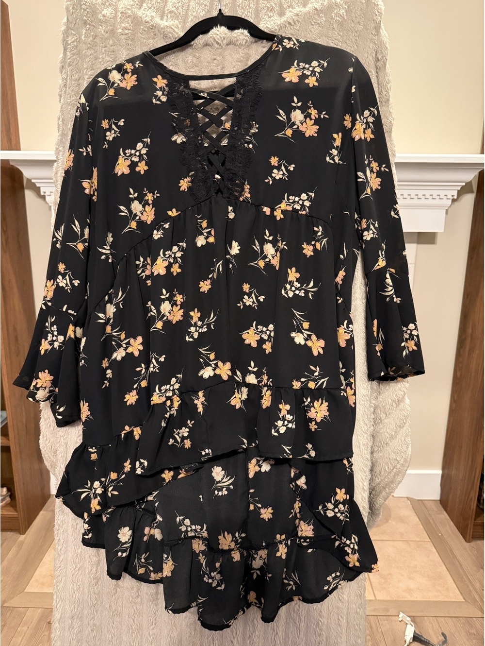 Liberty Love Women's 1XL Black Floral Boho Ruffle Dress Lace Up Bell Sleeve